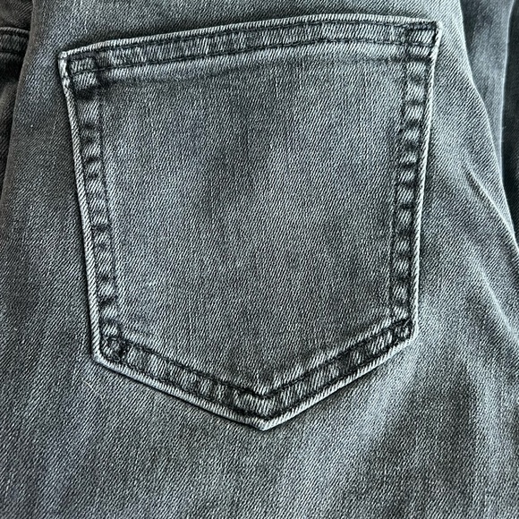 NWT Gap Mid Rise True Skinny Jeans Stretch Washwell Washed Black 24 Petite 00P - Picture 3 of 3